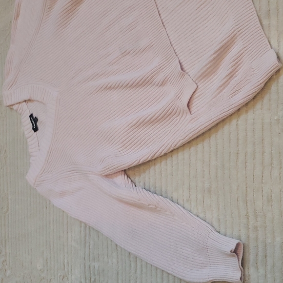 Express Sweater - Picture 3 of 4